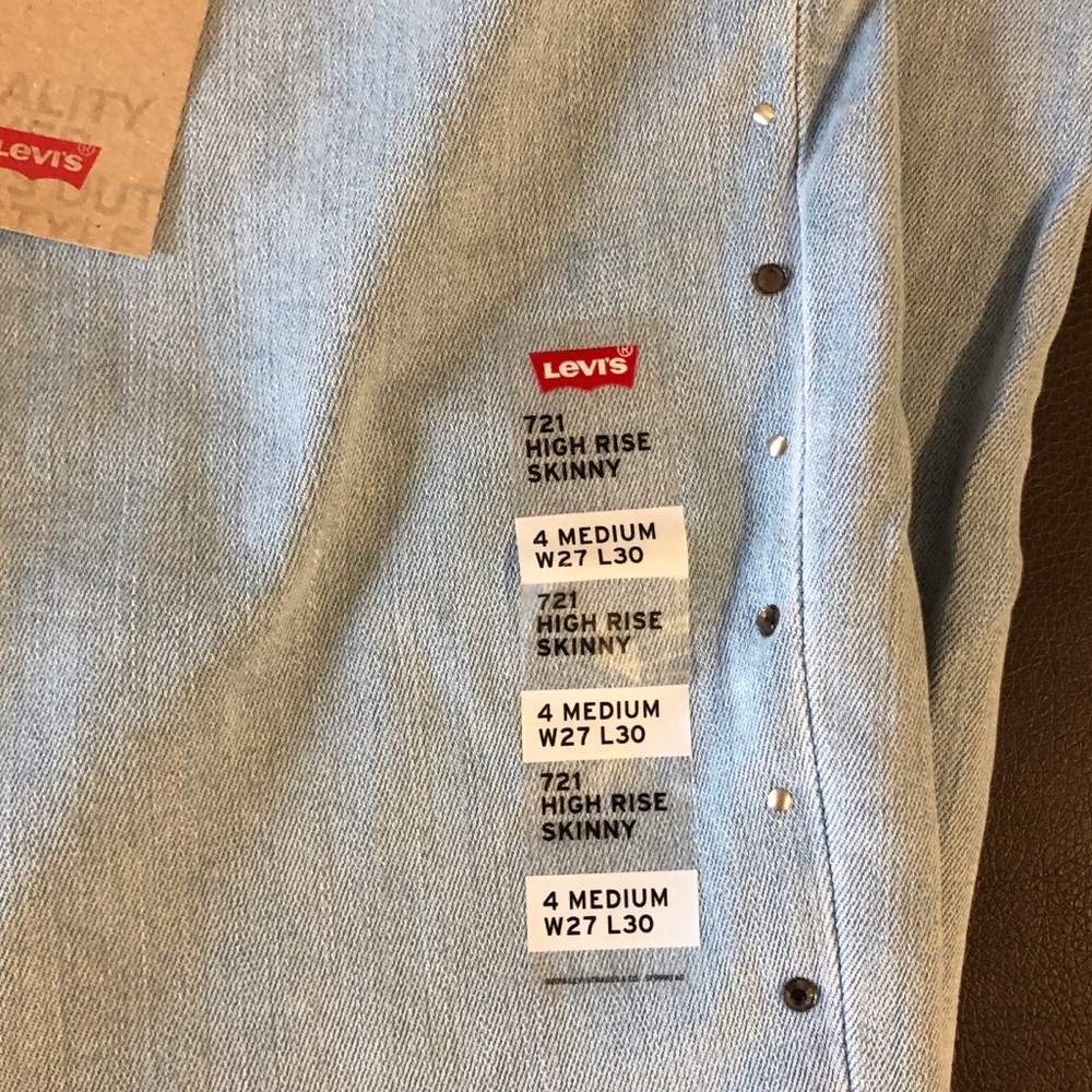 NEW Levi’s Jeans!! - Picture 2 of 6